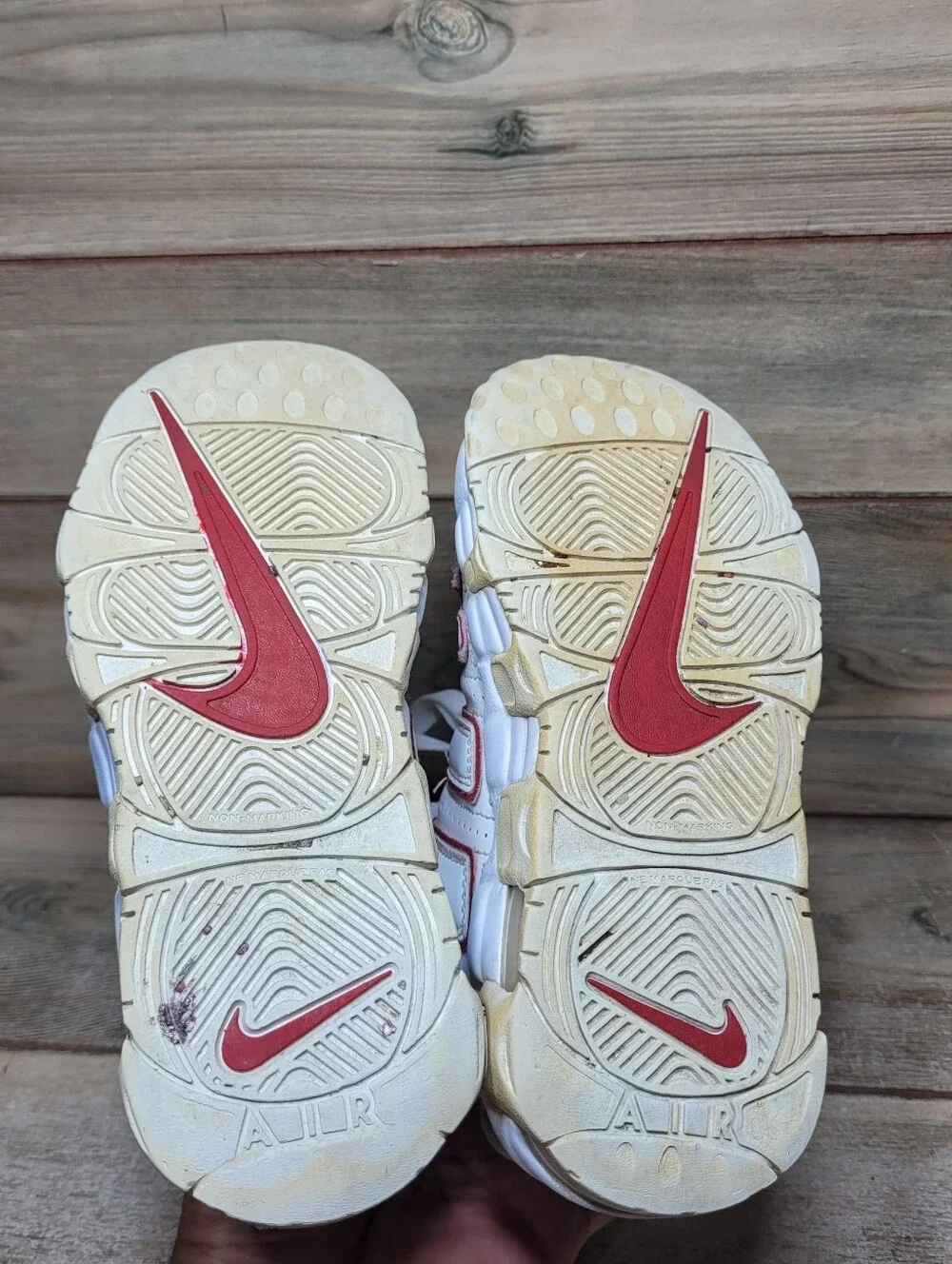 Nike Air More Uptempo Youth Sneakers Size 1.5Y White Red Varsity Logo DJ5989-100